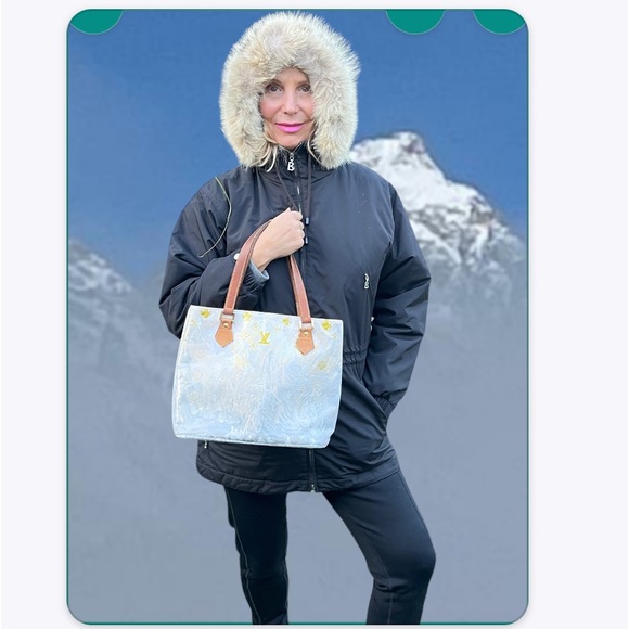 Meet your Posher, Mary - Picture 3 of 3